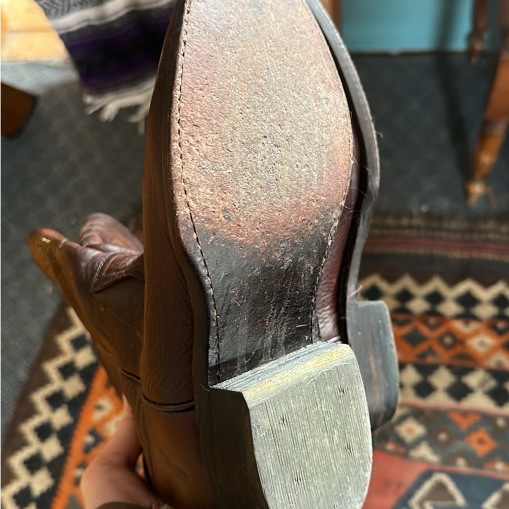 Very lightly used Frye Billy boot in brown. Ws 9.5.